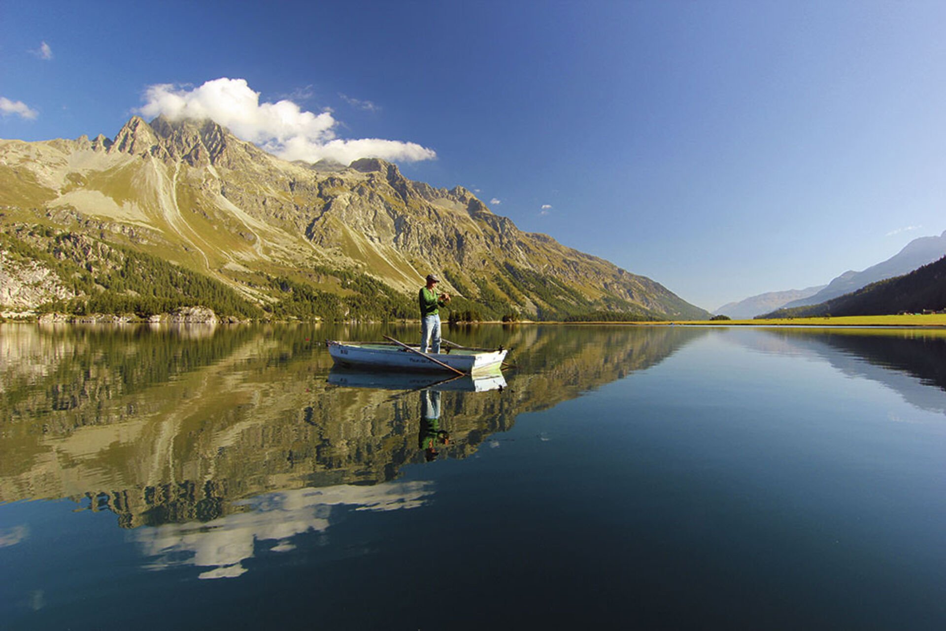  Die Suche nach dem Seesaibling führt einen an herrliche Gewässer. Der Silsersee im Oberengadin ist ein bekanntes Beispiel.  