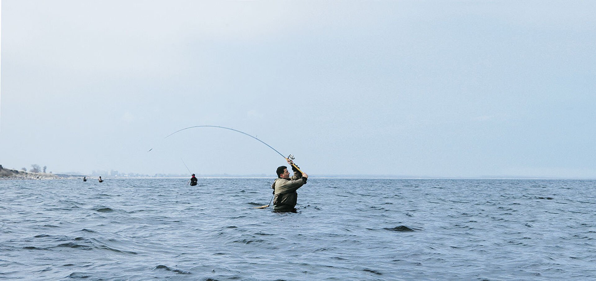 Weit hinaus lautet die Devise an der Küste – und häufig auch beim Seeforellenfischen. Deshalb brauchen die Wobbler gute Flugeigenschaften.  