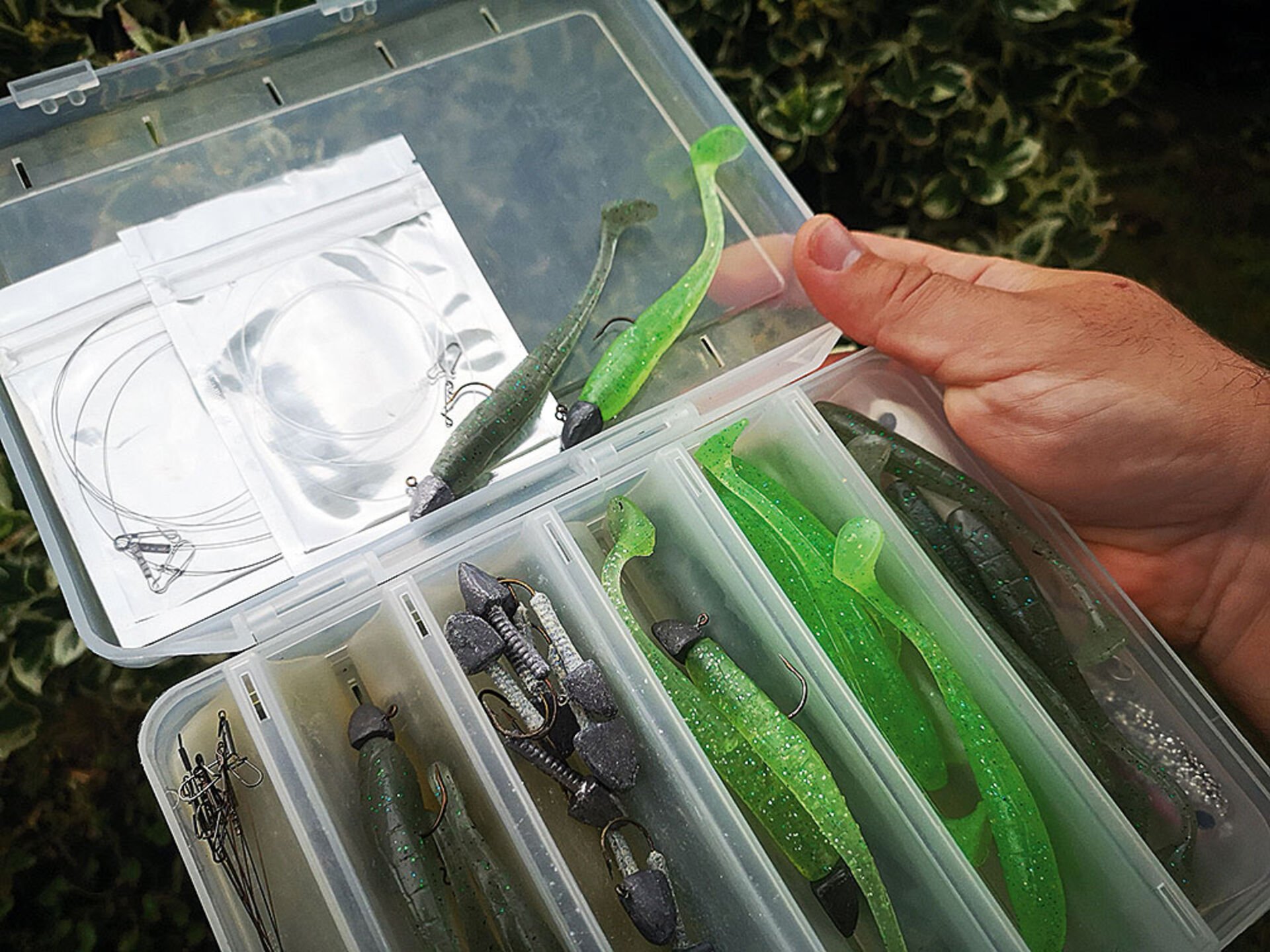  9-cm-Gummi­fische mit hellgrünen und giftgrünen Jigköpfen zwischen sieben und 12 Gramm sind meine Lieblingsköder für die leichte Hechtfischerei.  