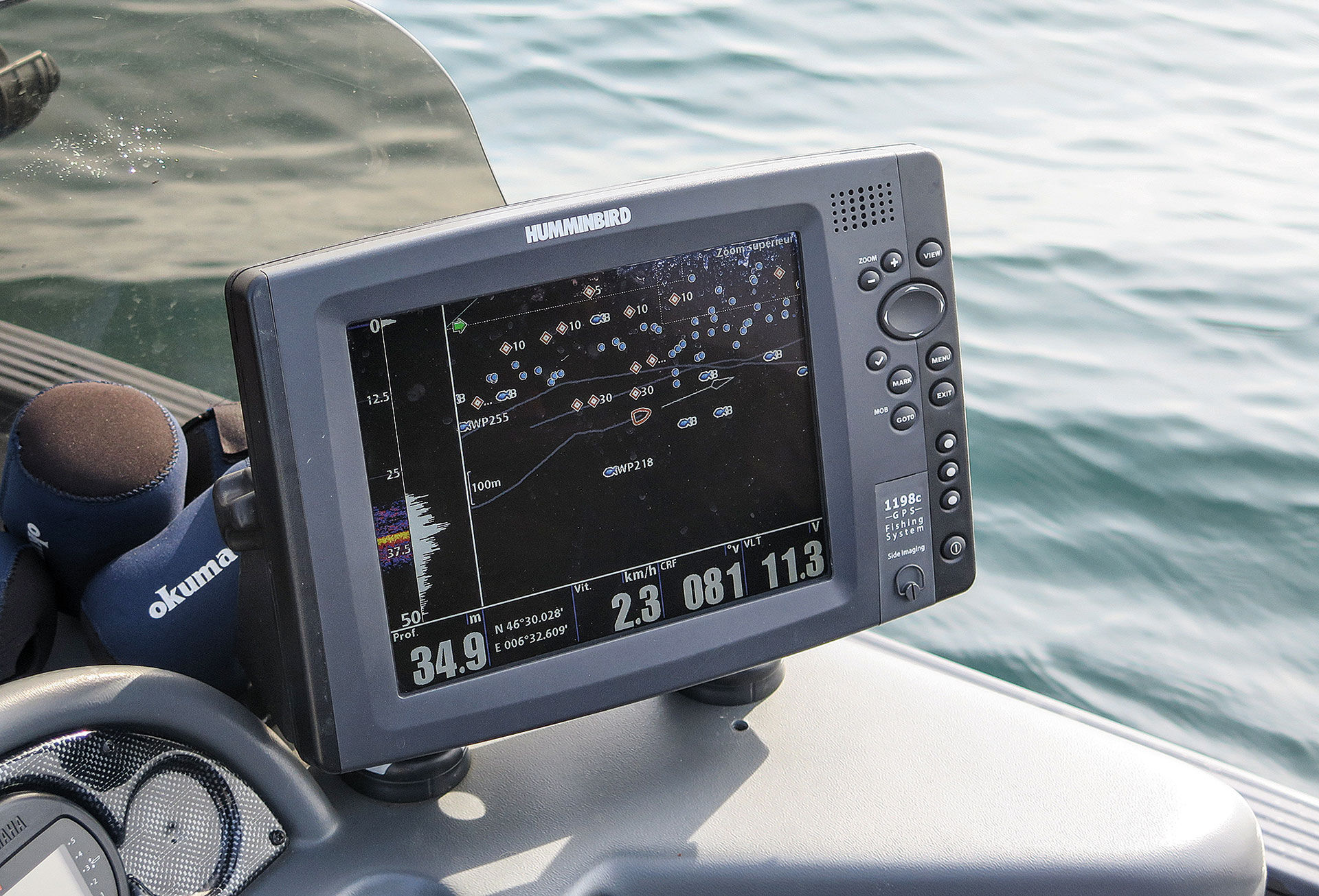  Ein Echolot mit einer Tiefenkarte des Gewässers und GPS-Funktionen ist beim Schleppen sehr hilfreich. © Nils Anderson  