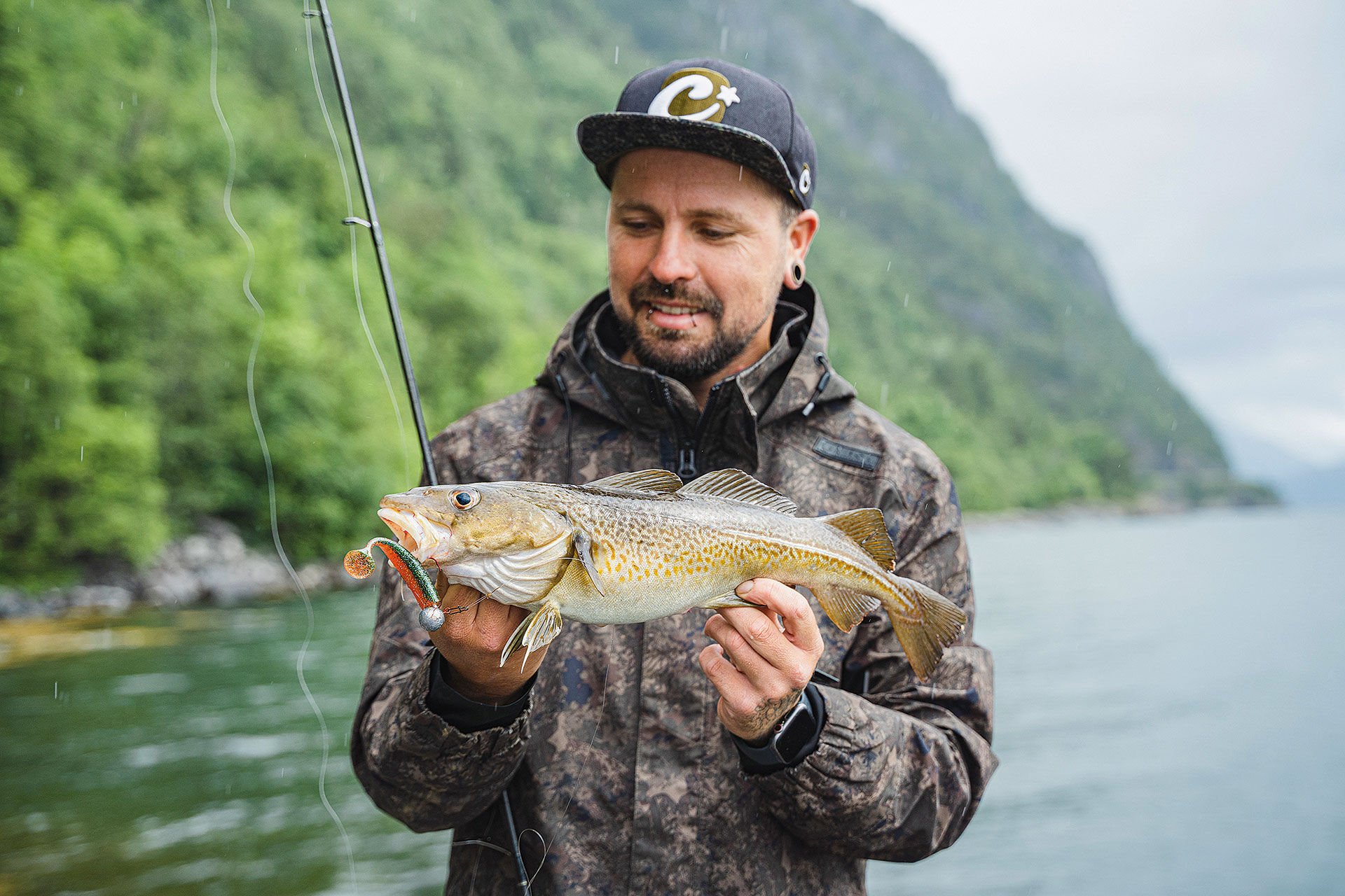  Bennos erster Norwegen-Fisch  war ein kleiner Dorsch in perfekter Küchengrösse – und der Startschuss für eine erfolgreiche 14-Tage-Tour.  