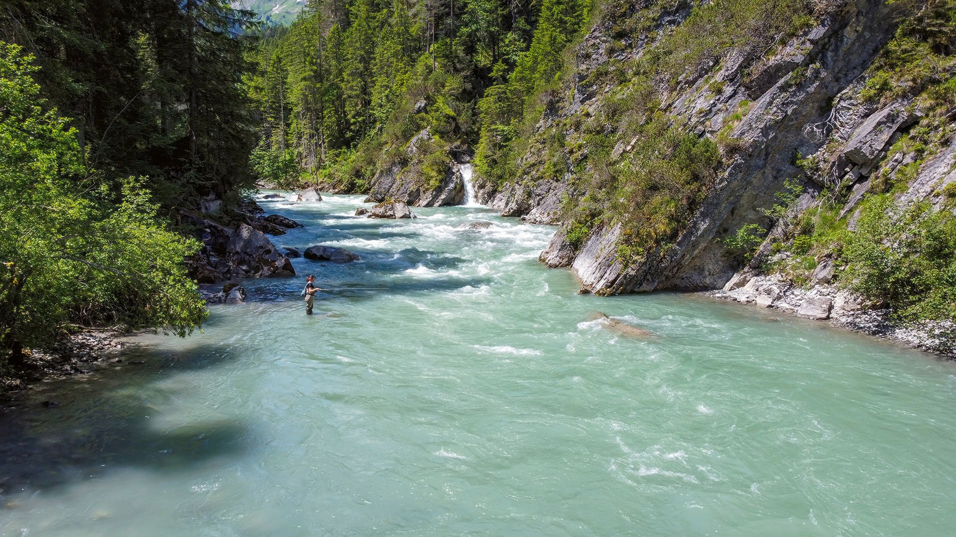  Das obere Lechtal ist naturbelassen und bietet eine reizvolle Fischerei am Wildfluss.  