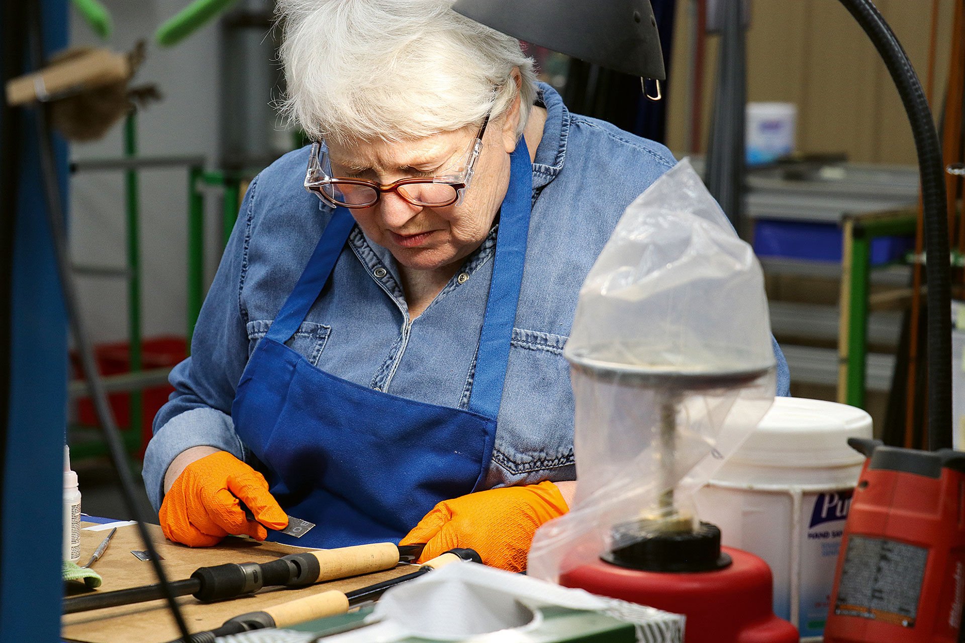  Ein regionales Produkt: Viele Mitarbeiter arbeiten seit Jahrzehnten hier.   