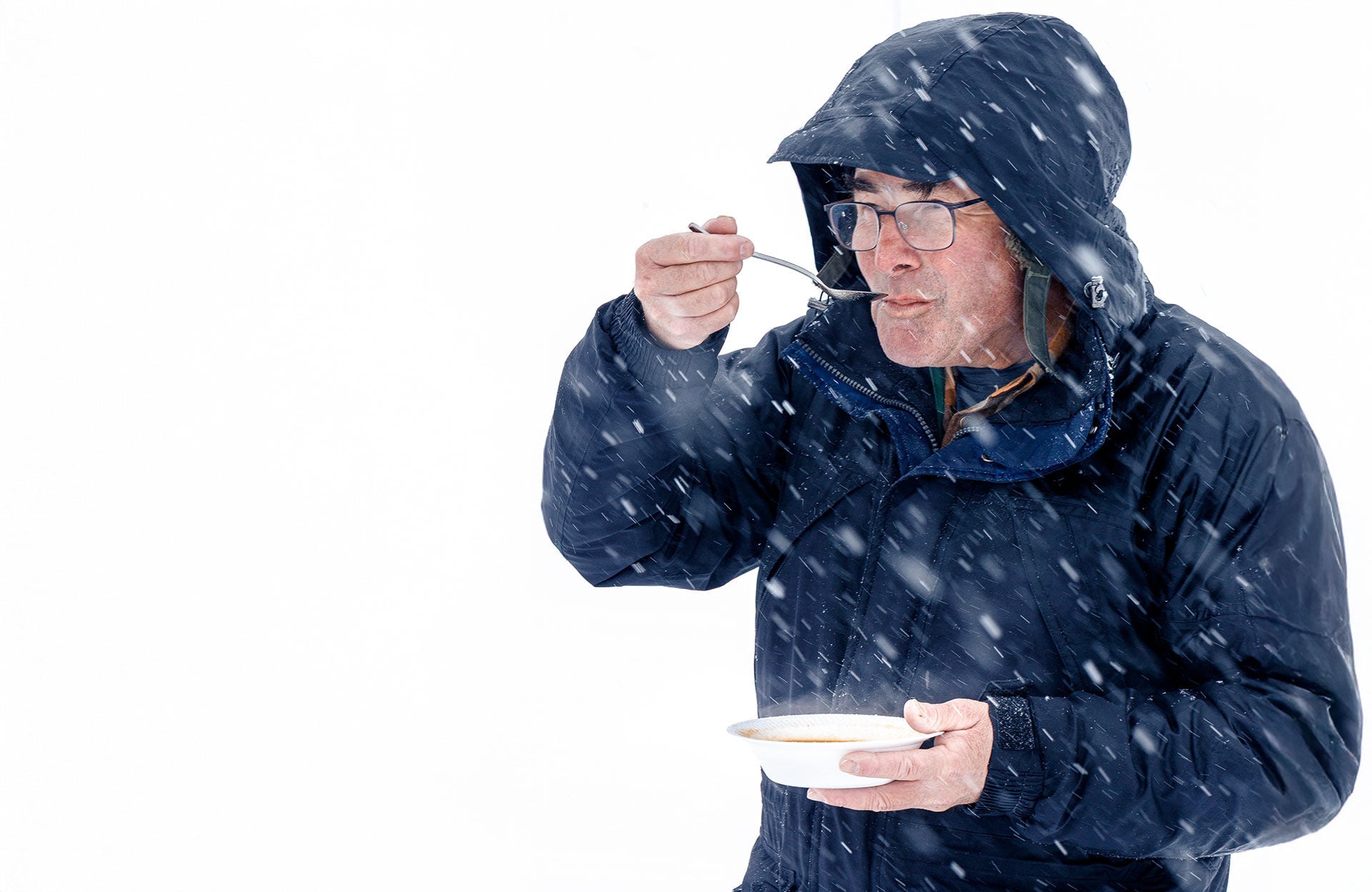  Je widriger die äusseren Bedingungen, desto besser schmeckt die heisse Bouillon! © André Suter  