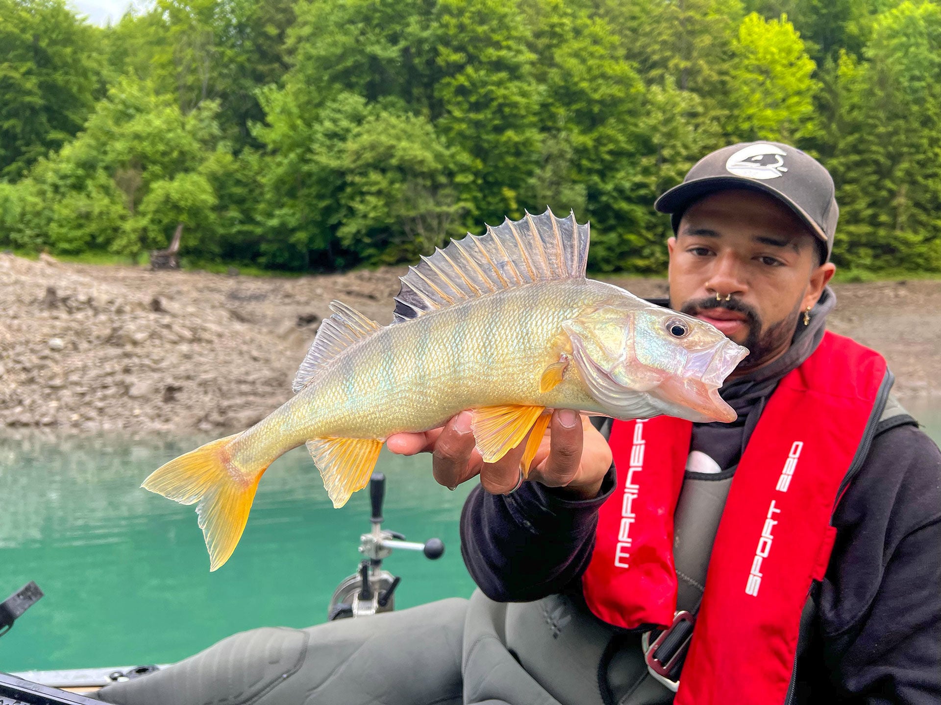  Seit ich das Fischen mit dem Kajak entdeckt habe, möchte ich es nicht mehr missen.  
