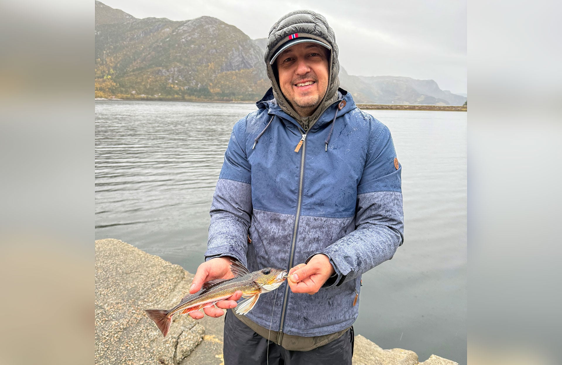  Papi freut sich sichtlich über den farbenfrohen Exoten, den speziellsten Fisch des Trips: Geschmeckt hat der wie aus einem anderen Zeitalter anmutende Knurrhahn vorzüglich.  