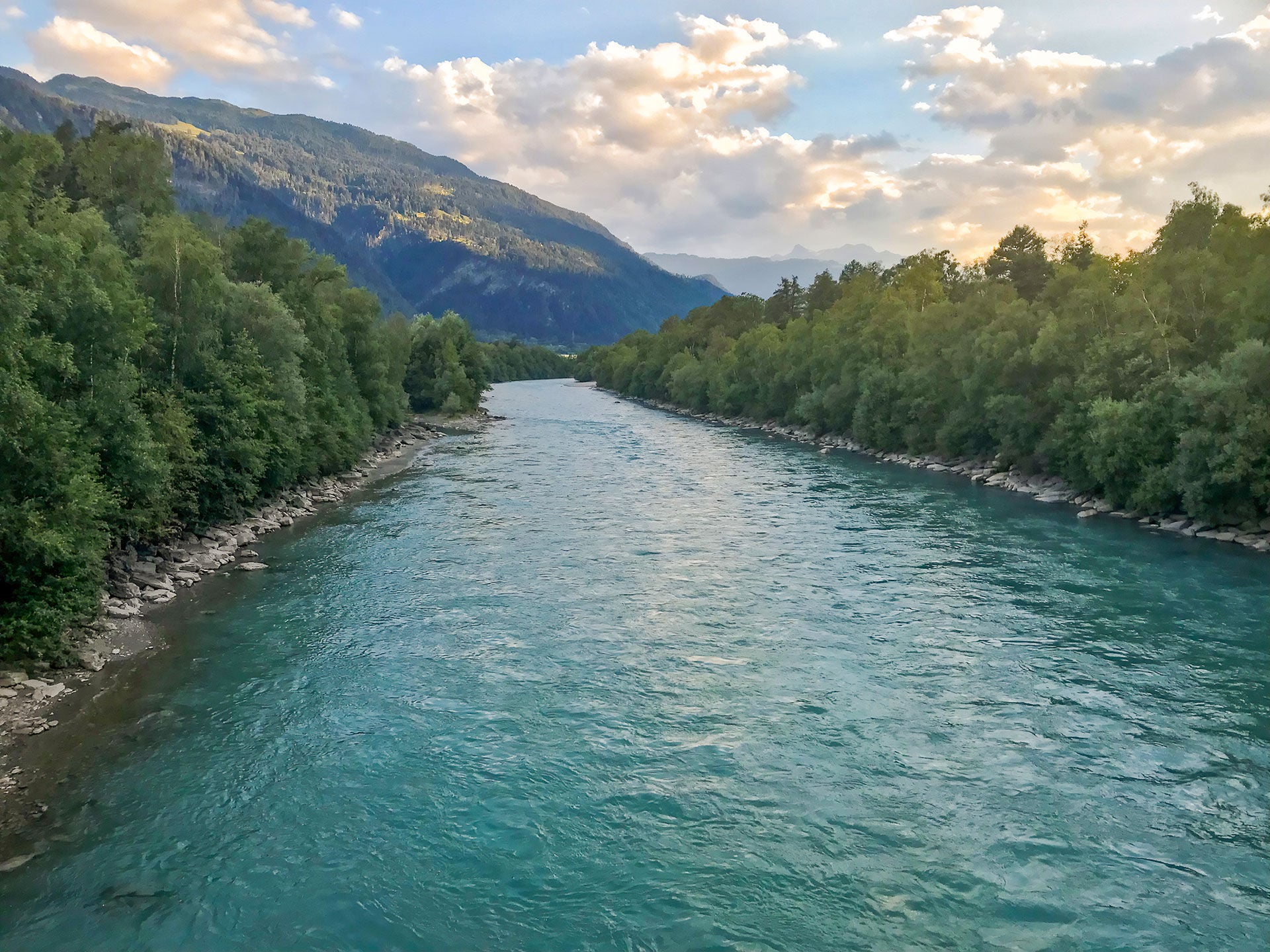  Die Montage kann im Bach, Fluss oder See gefischt werden. Besonders in Seen, in denen beim Fliegenfischen mit Bissanzeigern häufig Level Leader eingesetzt werden, stellt das 90°-Rig eine interessante Alternative dar. In den USA ist diese Montage zudem beim Fischen vom Boot in Fliessgewässern sehr beliebt.  