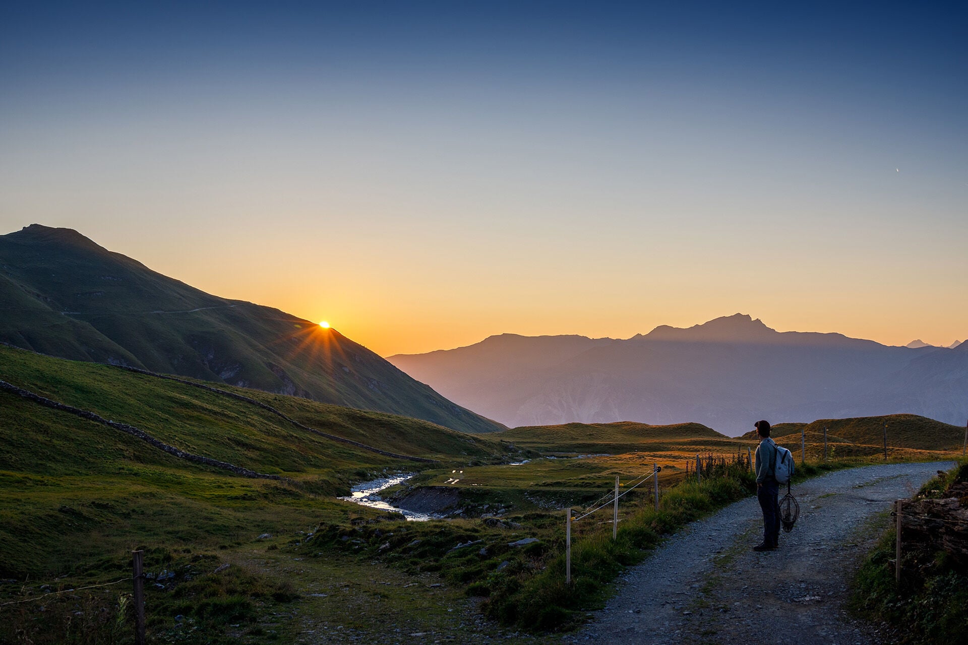  Staunen und geniessen: Die Wanderung in der Morgendämmerung zum Lai Grand auf 2300 m ü. M. ist ein Erlebnis.  