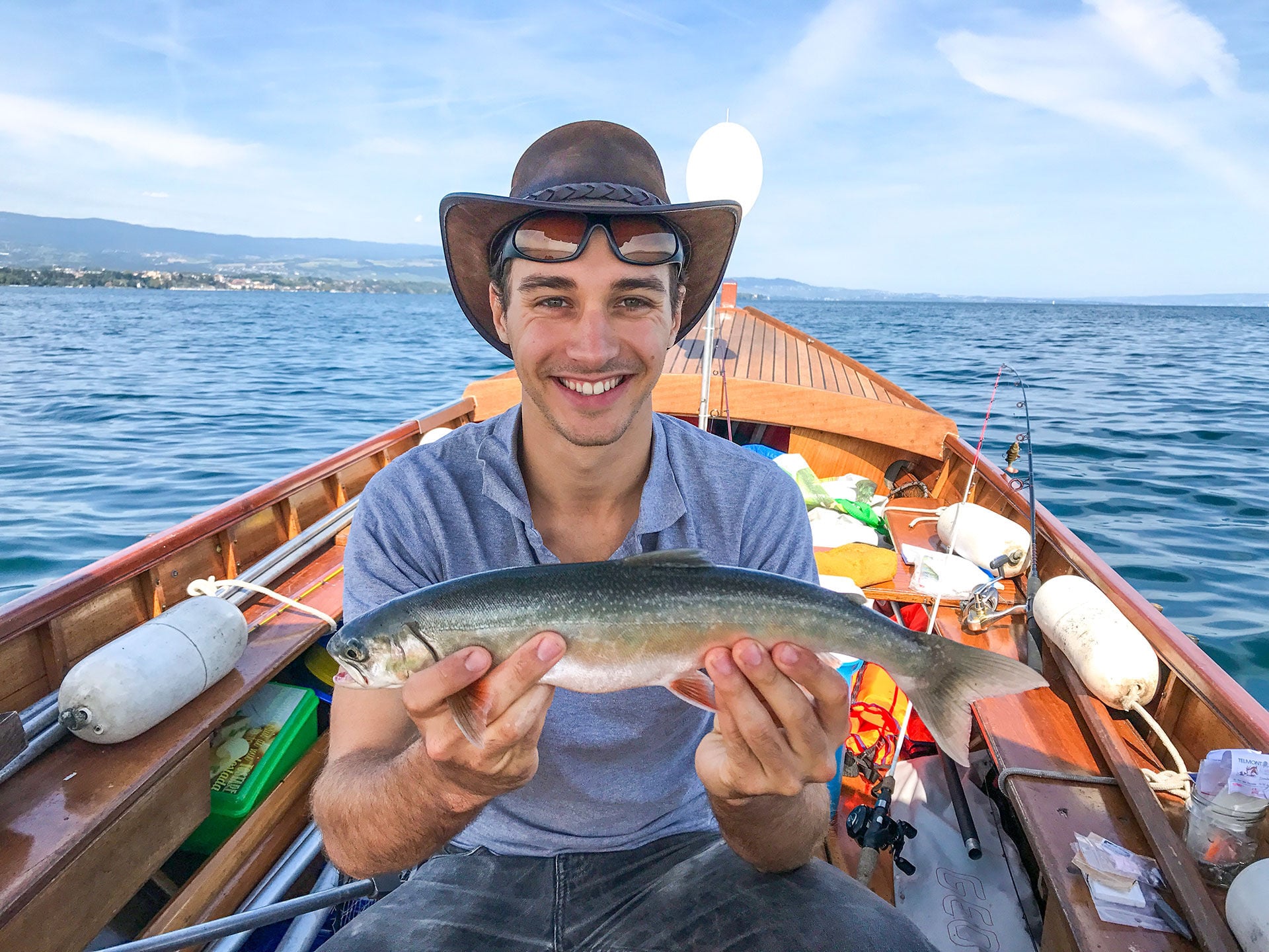  Der Genfersee beherbergt einen guten Saiblings­bestand. Am besten fängt man sie  mit der Hegene.  
