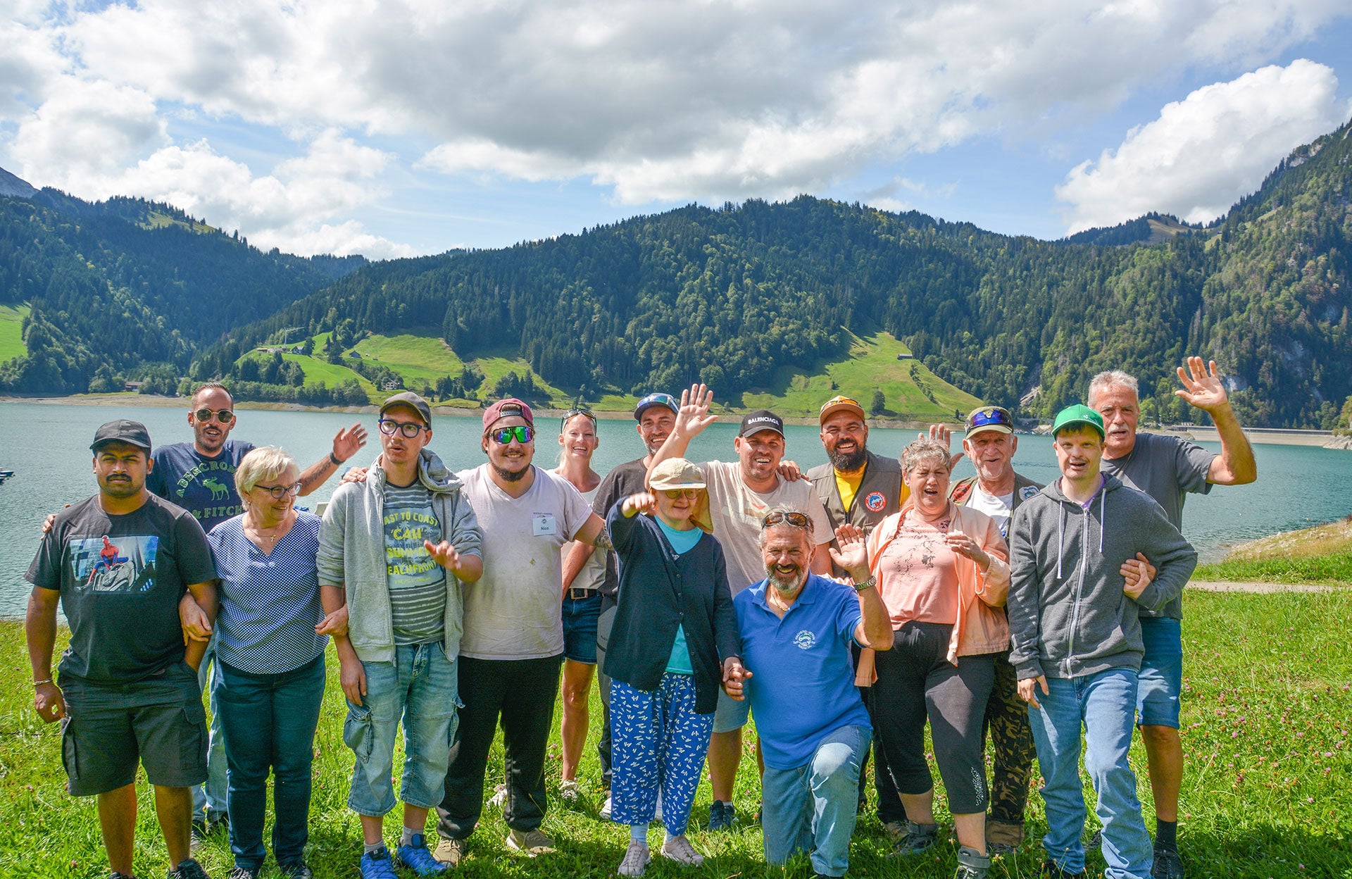  Fischerei-Verein Wägital, Wägitalersee | Bombenstimmung am idyllischen Wägitalersee und die wunderbare Fischvermehrung.  So profitierte die gesamte Institution Höfli (Wangen) vom Event.  