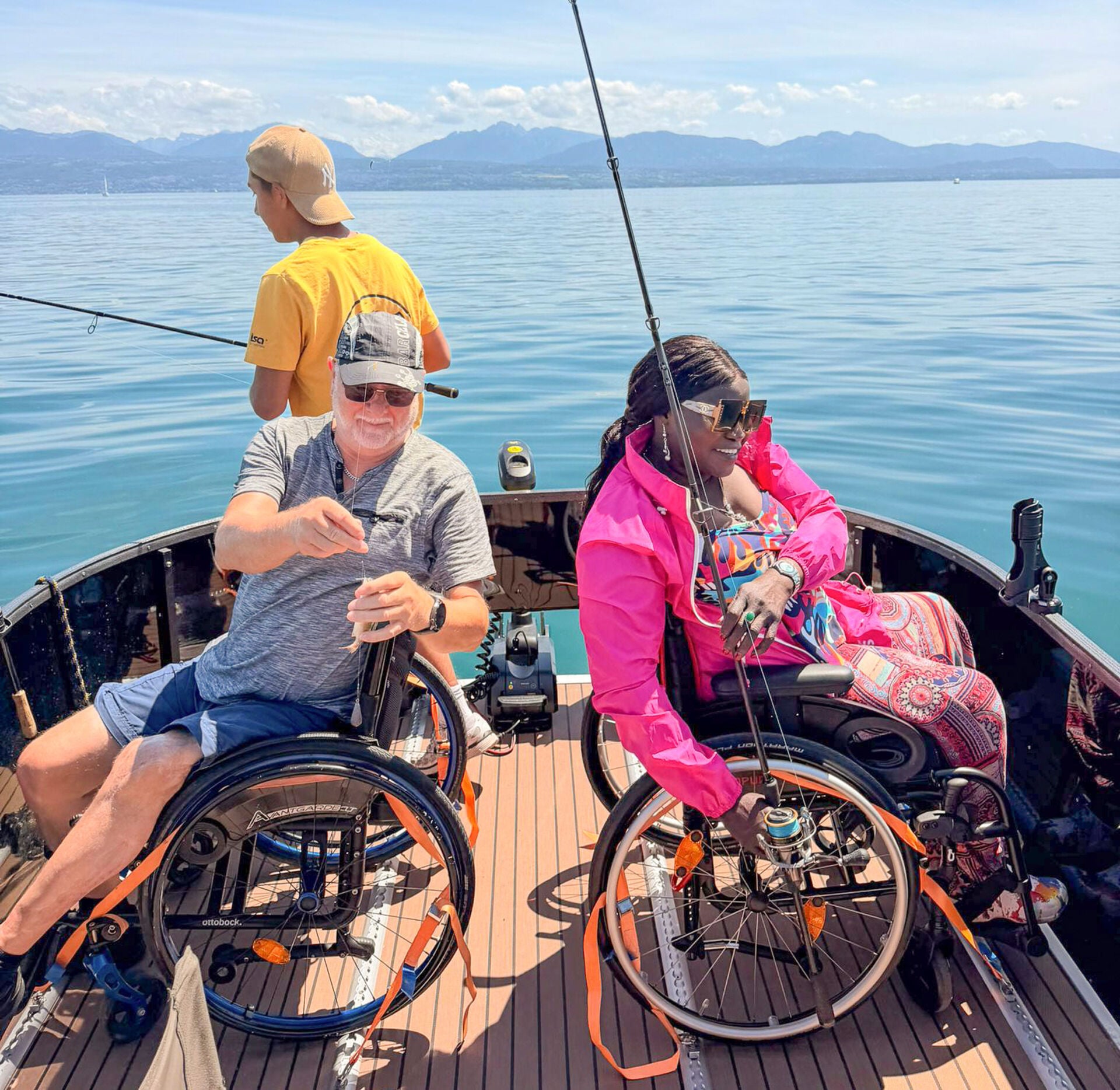  Fishing Battle, Genfersee | «Fischen trotz Handicap» wurde hier in ein ganzes Wochenende «Week-end lacustre inclusif» integriert. 25 Teilnehmer haben in den zwei Tagen 7 kg Egli erbeutet und ein Teilnehmer entschloss sich, Mitglied im Verein zu werden.  