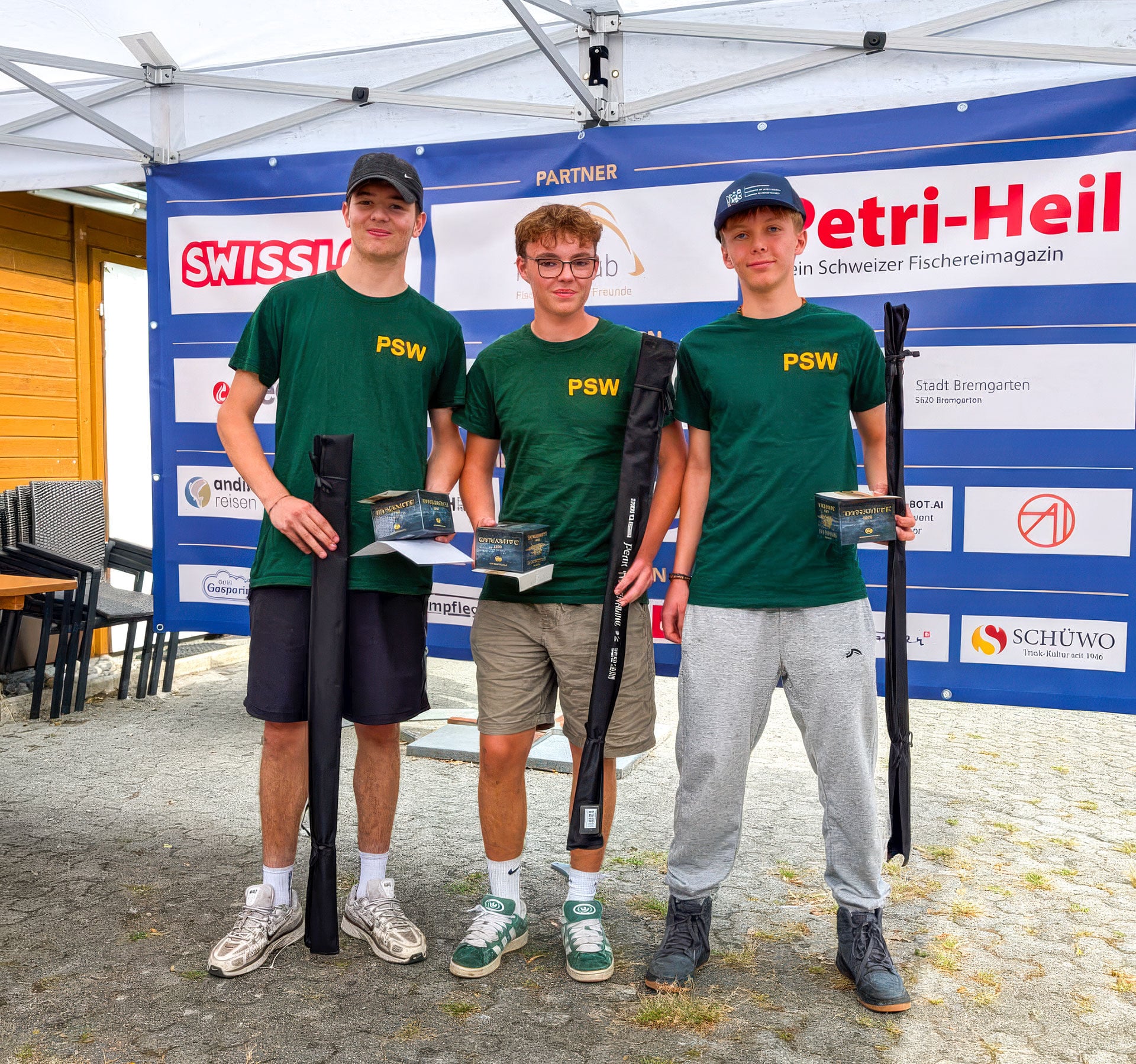  Heimsieg für den Aargau:  Das Team der Pachtvereinigung Stausee Wettingen sichert sich  den Schweizer Meistertitel in der Kategorie A. © Alexander Roschi  