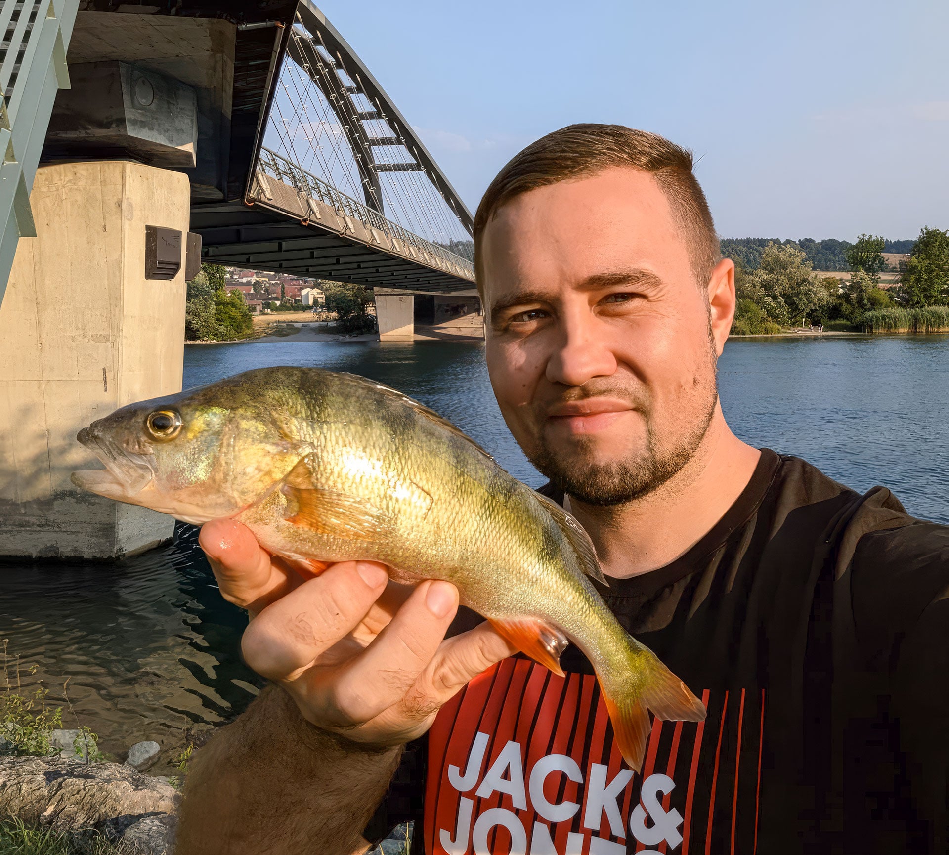  Der Egli ist meine Lieblings-Alternative als Zielfisch, seit die Salmonidenbestände  zurückgegangen oder ganz verschwunden sind. © Ivan Valetny  