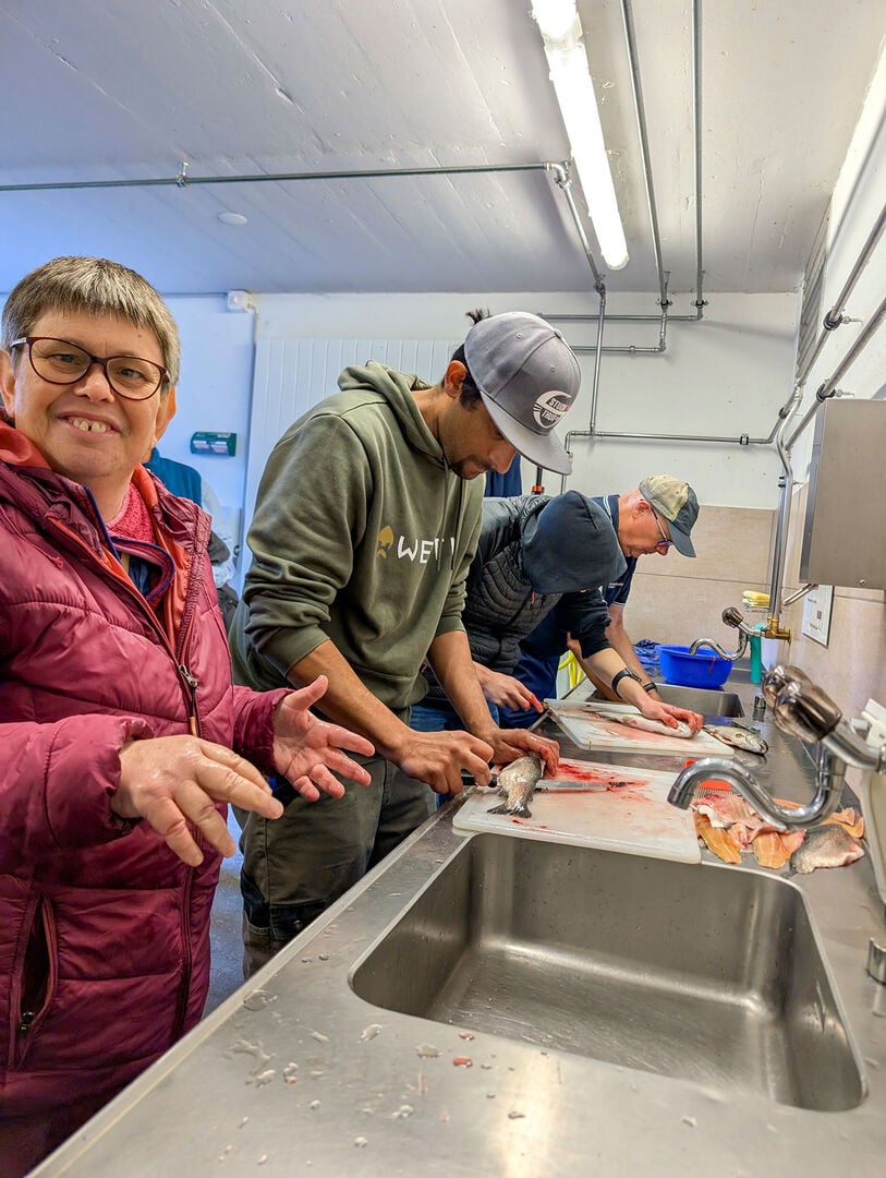  Die Gäste machen auch bei der Verwertung mit.  